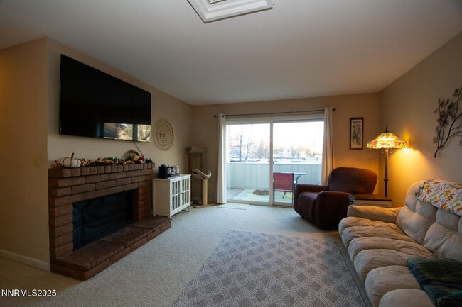 Photo - 2127 Roundhouse Rd