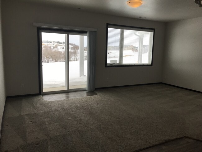 Photo - 717 14th St SE