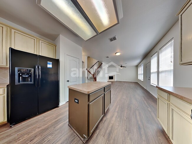 Photo - 2820 Hereford Rd