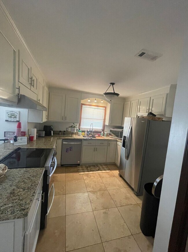 Photo - KRAMER COURT SHORT TERM TDY!!  (Available ...