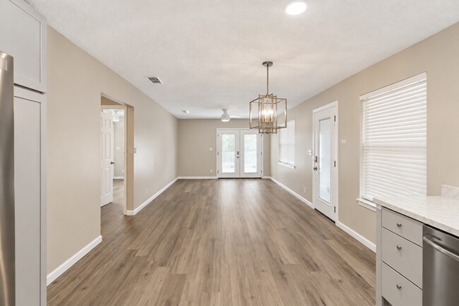 45 Warwick Dr