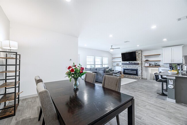 Building Photo - 246 Dusty Bridle Ln