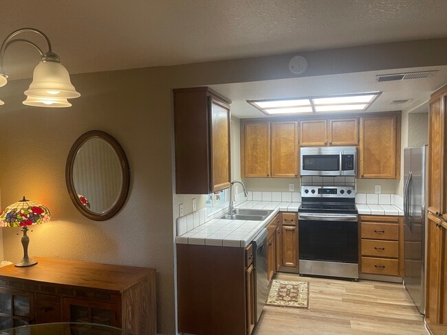 Photo - 209 Live Oak Cir