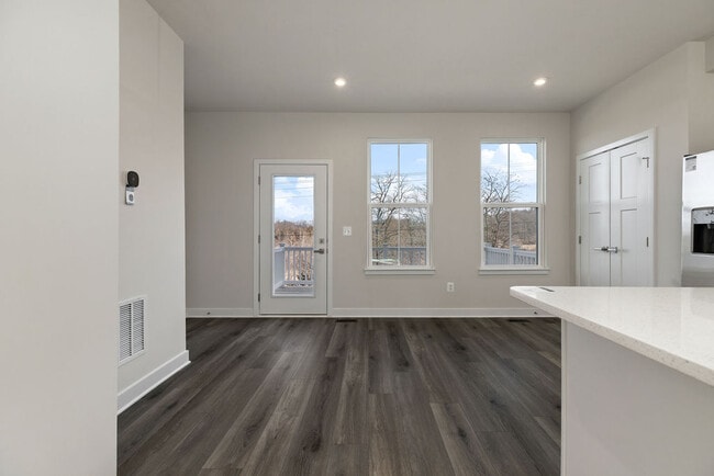 Photo - 4677 Drysdale St