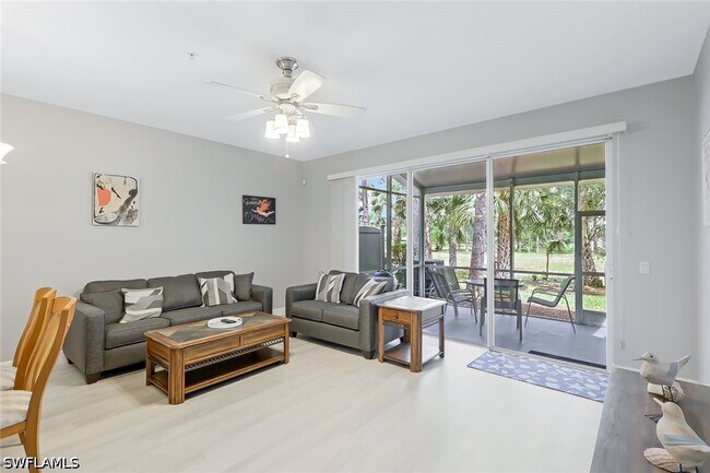 Photo - 836 Hampton Cir