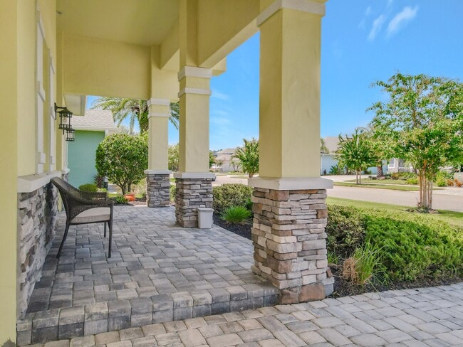 3008 King Palm Dr