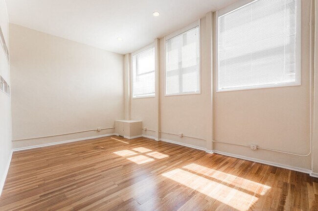 Photo - 2120 W Grand Ave Unidad D