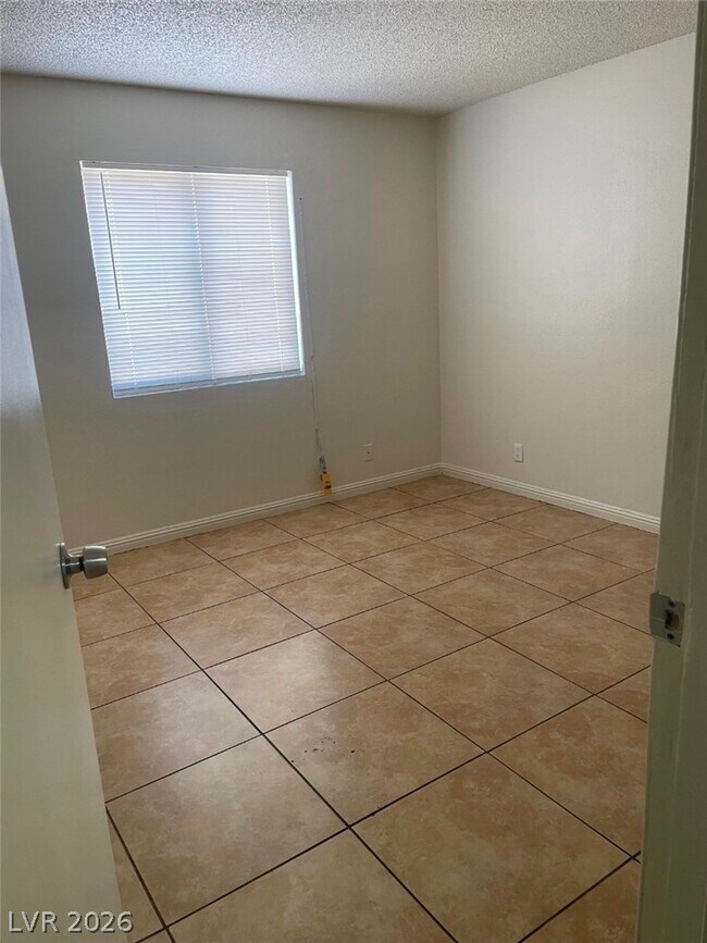 4570 Carriage Park Dr Unit B