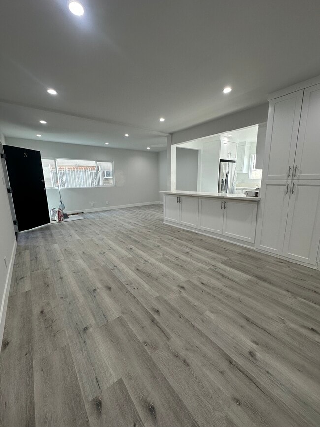 Photo - 8363 Blackburn Ave Unidad 2