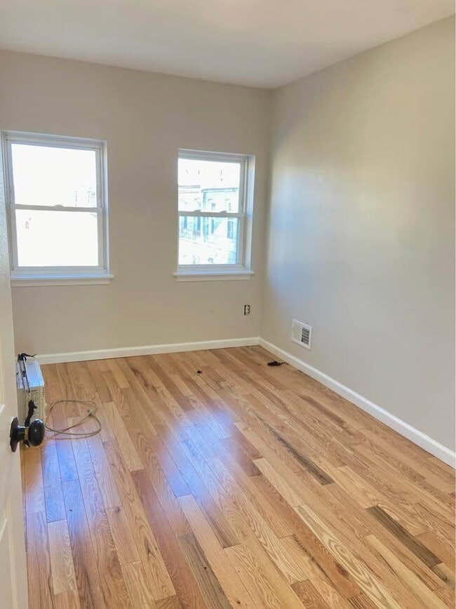 Photo - 2512 E Fayette St