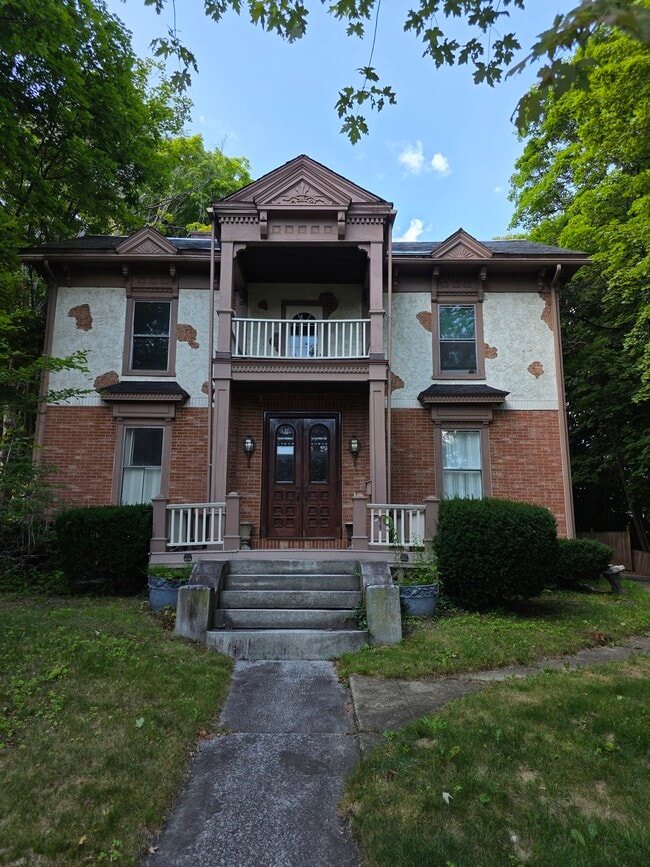 Photo - 19 Walnut St