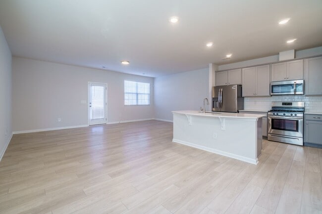 Photo - Almost New End Unit Townhome in desirable Chateau community