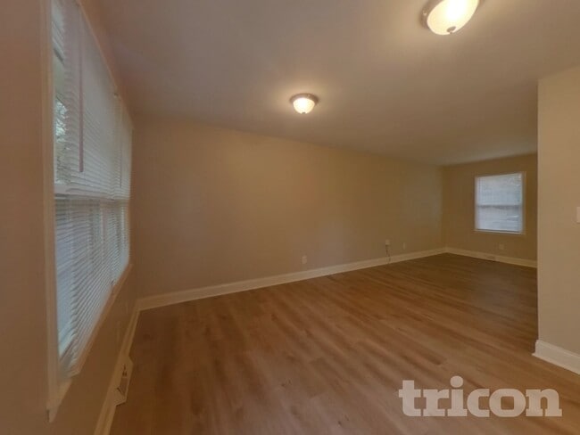 Photo - 6809 Cardigan Ave