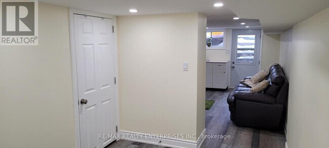 Photo - 65A Chambers Ave