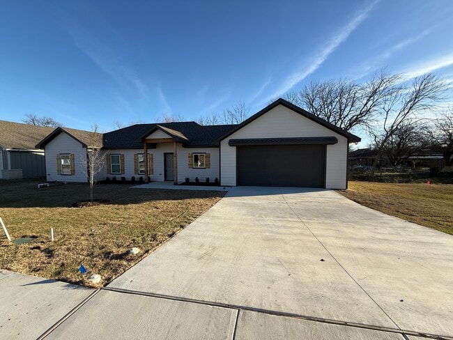 Photo - 104 Kirkland St