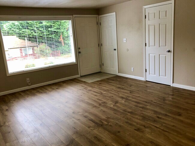 Photo - 1544 Olympic Ave