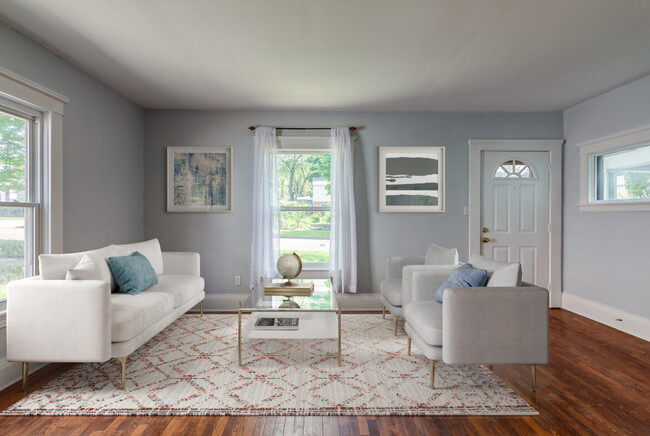 Building Photo - 718 W Lapeer St Rental