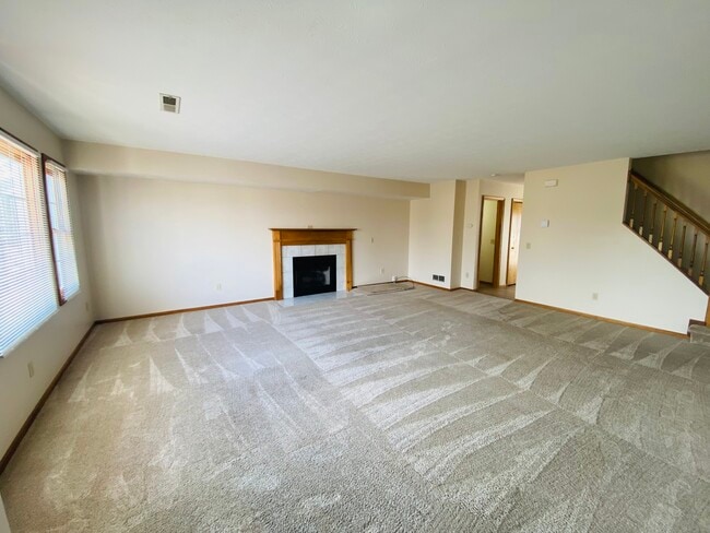 Photo - 7491 Shisler St NE