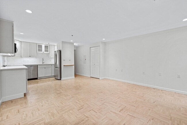 Photo - 357 Commercial St Unit 003