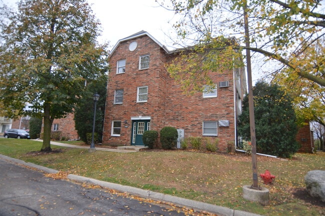 Building Photo - 4408 W Shamrock Ln Unit 2F