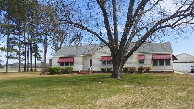 Building Photo - COMING SOON- 3 bedroom single family