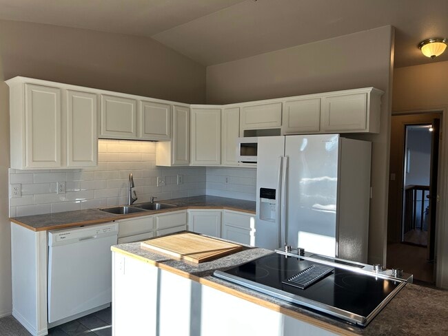 Cocina - 632 S Lawler Ave