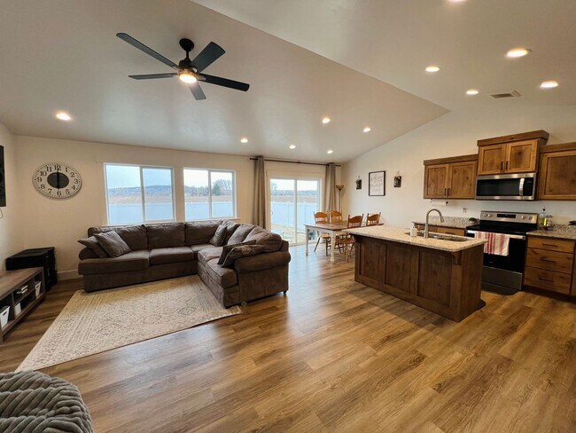 Photo - 5 Bed 3 Bath townhome with a 2 car garage ...