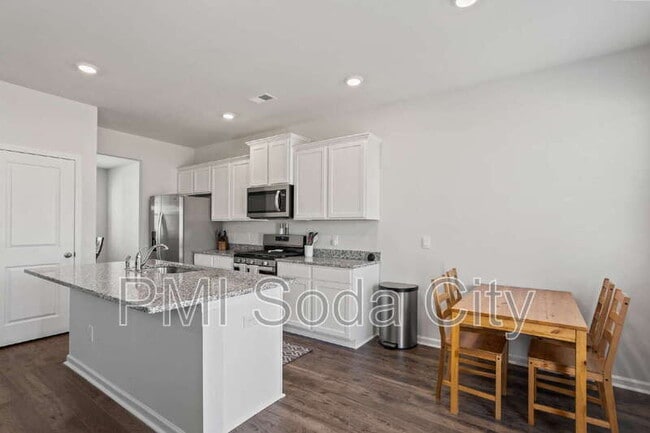 Photo - 626 Quartz Ln