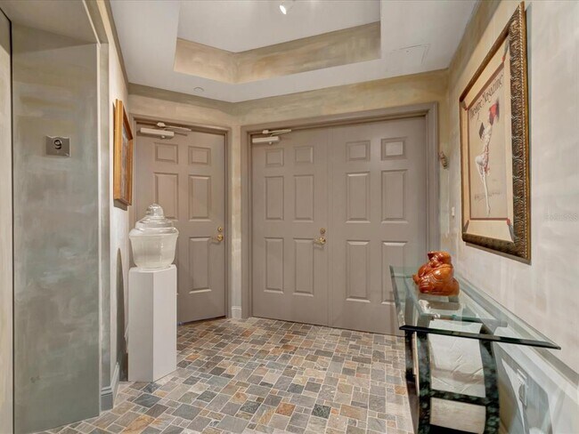 Photo - 555 5th Ave NE Unidad 932