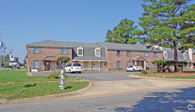 X-Bristol Manor - X-Bristol Manor Apartments
