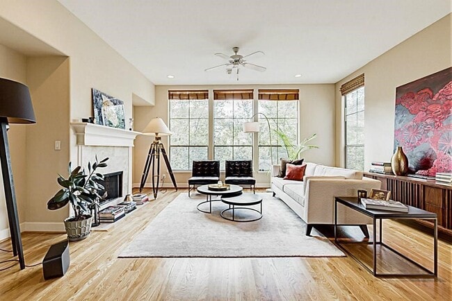 Photo - 5422 Lillian St