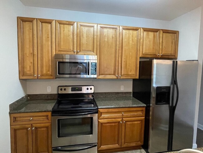 Photo - 310 Stratford Dr