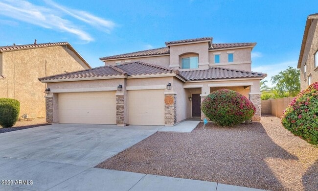 Building Photo - Gorgeous 5 bedroom 3 car garage home in We...