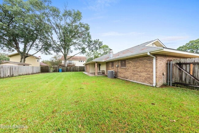 102 Wisteria Dr