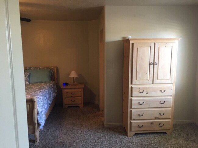 Photo - Roomy townhome