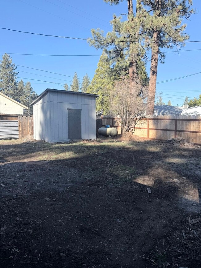 Photo - 670 Pine Way