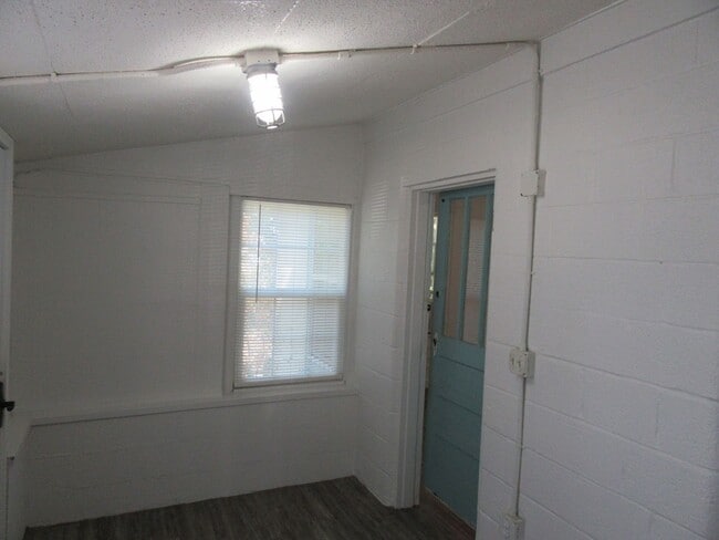 Photo - 1511 Molitor Ave Unit 1511 Molitor Ave #6