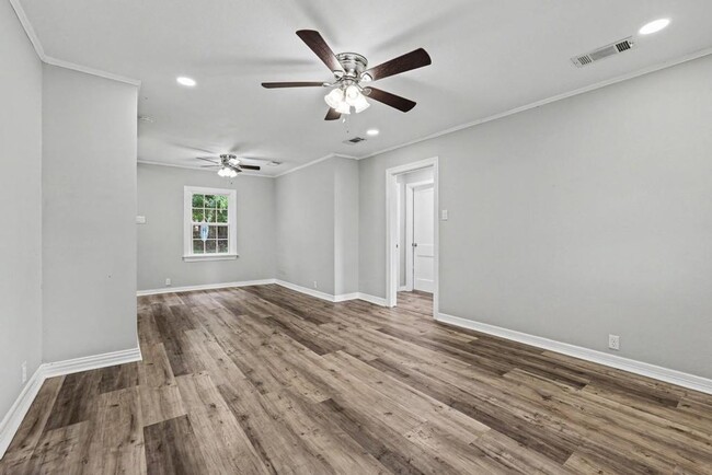 Photo - Cute & Clean Home with Large Fenced Yard Pet Friendly!
