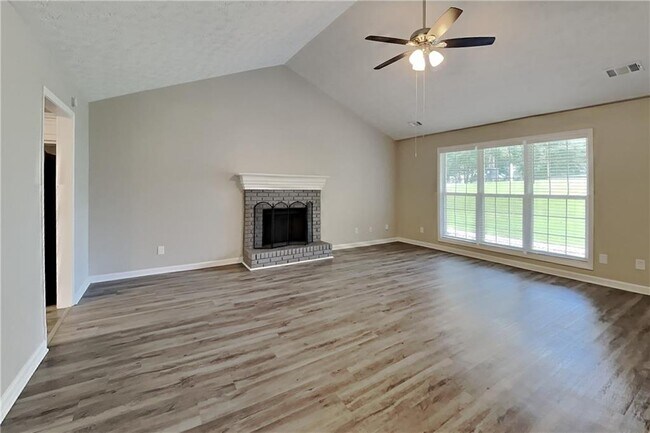 Photo - 399 Charesa Ln