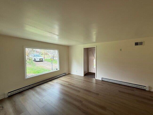 Building Photo - Great South Hills Location