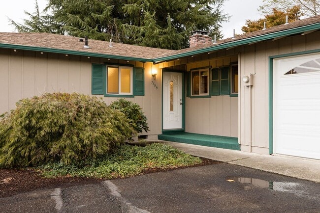 Building Photo - Immaculately maintained 3-bdr/1.5-bath ran...