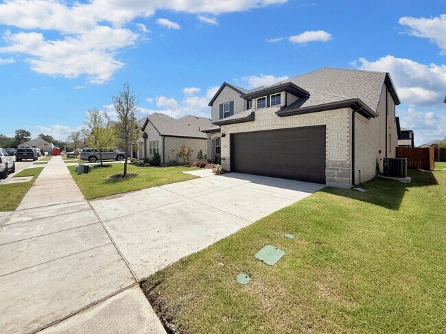 Building Photo - Elegant New Build in Princeton with Pool, ... Rental