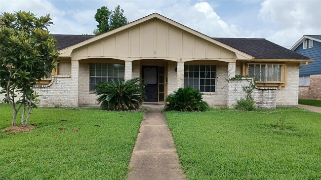 Building Photo - 9115 Sharpview Dr Rental