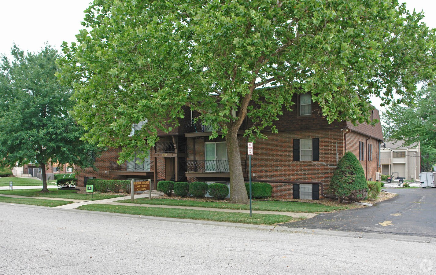 Mission Heights Apartments - Mission Heights Apartments