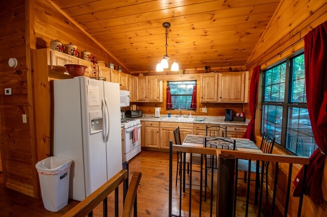 Photo - 423 Laurel Creek Road