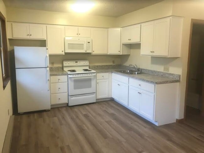 Photo - 916 Kings Rd Unit 104