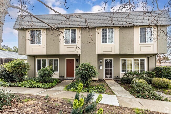 Building Photo - Old Piedmont Townhome