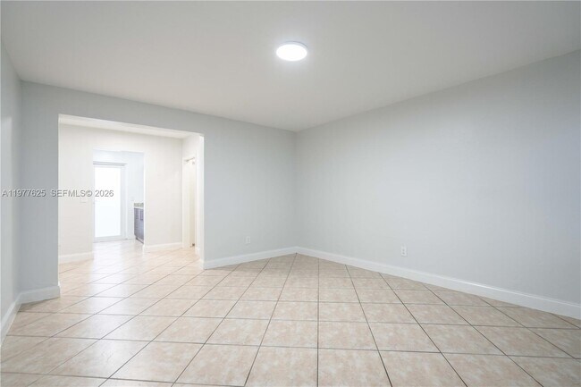 Photo - 7311 Byron Ave Unit 3