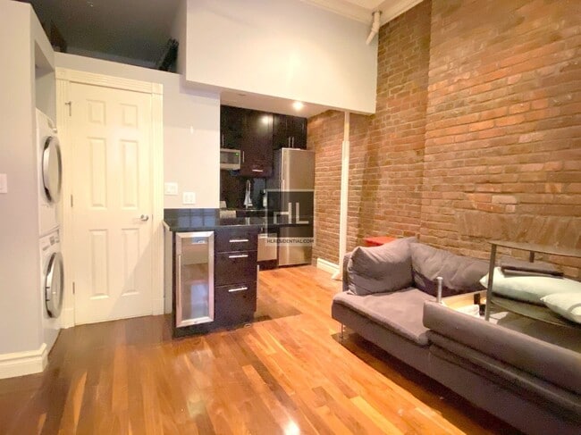 Photo - West 21st Street Unit 1