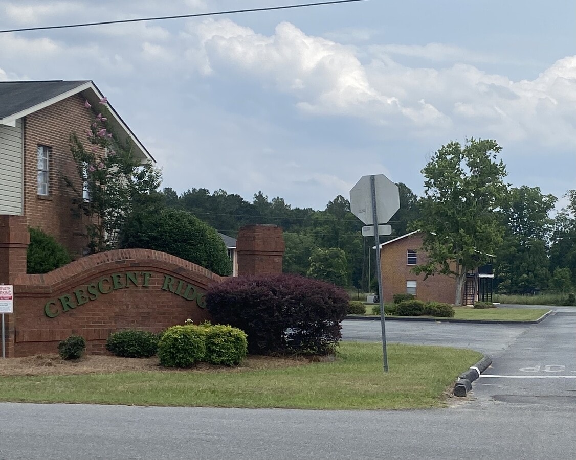 Crescent Ridge Apartments - Crescent Ridge Apartments